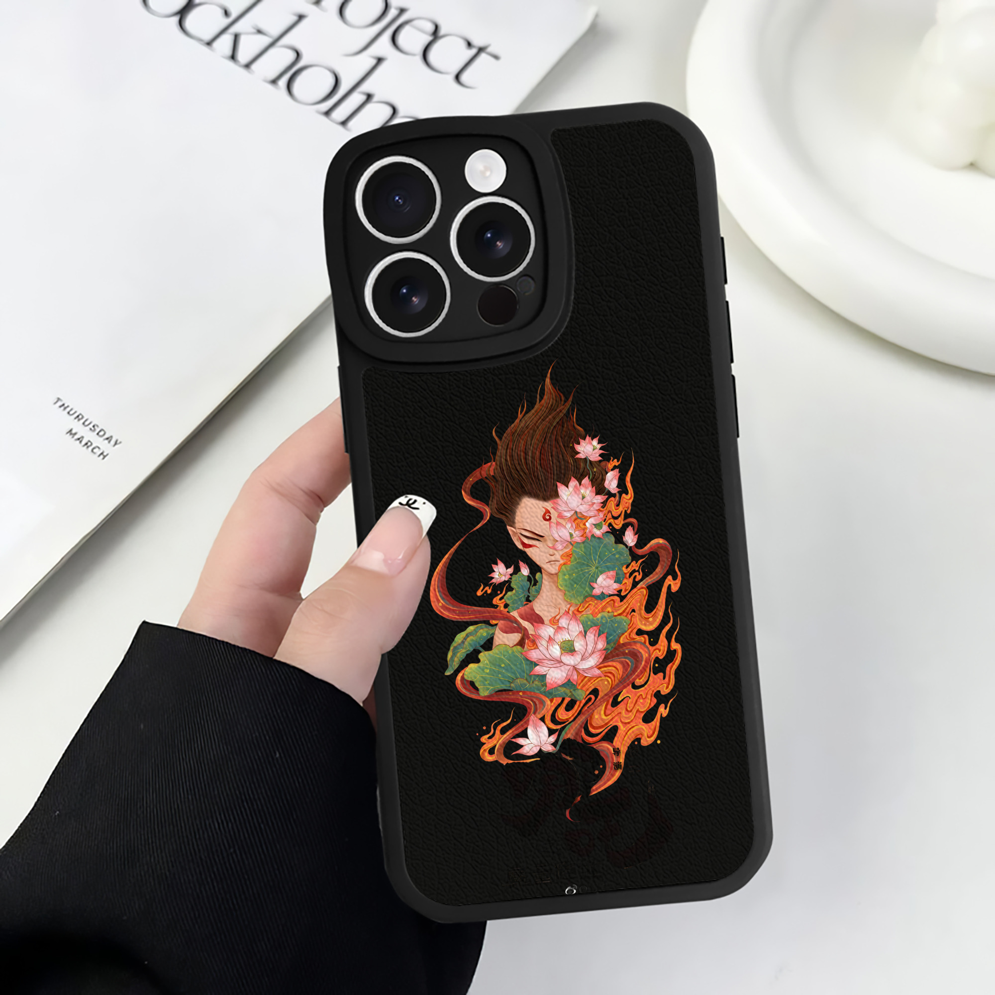 （画像用） Ne Zha 2 ナタ 魔童の大暴れ 【iPhone 16シリーズ対応】シリコンスマホケース（レザー調） 材質：シリコン